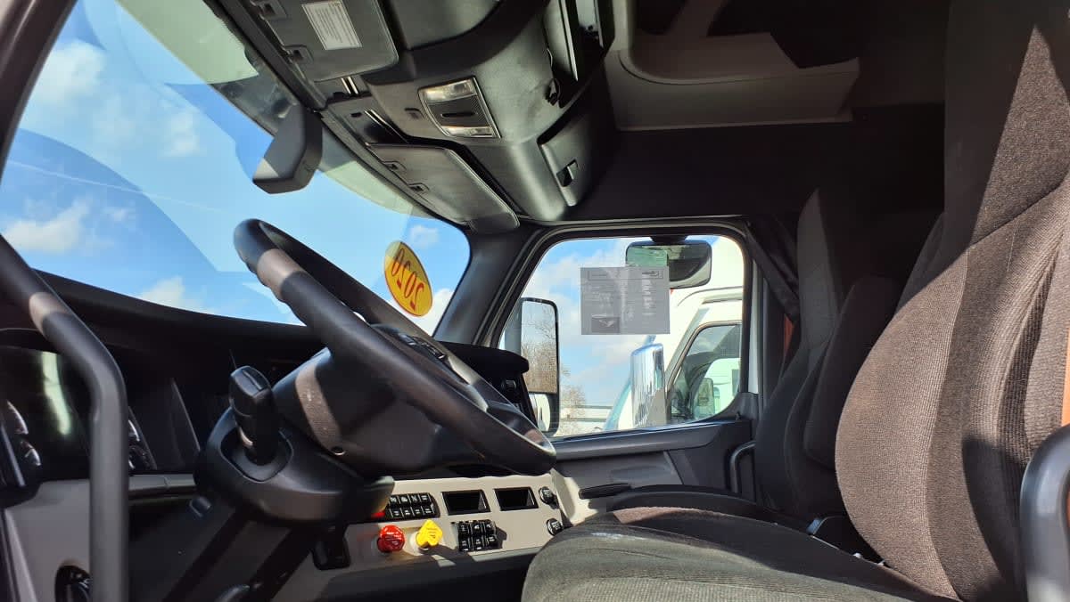 2020 Freightliner/Mercedes NEW CASCADIA 116 274358