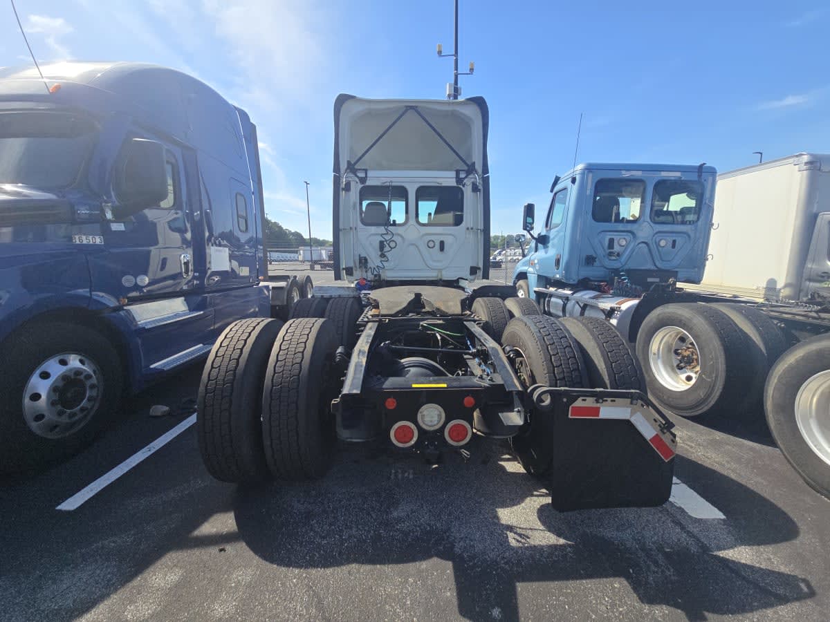 2020 Freightliner Cascadia in Atlanta, GA — photo 5