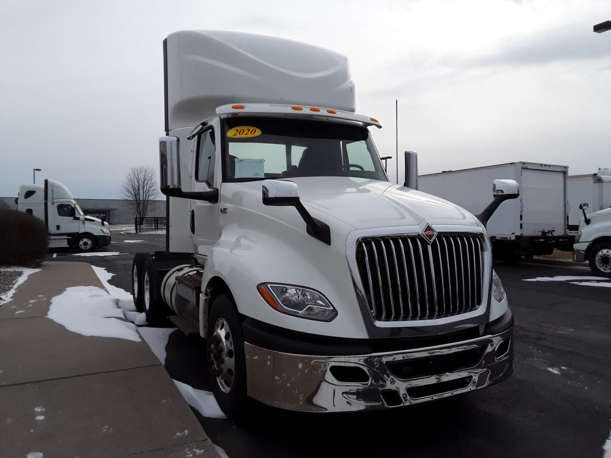 2020 Navistar International LT625 DAYCAB T/A 274416
