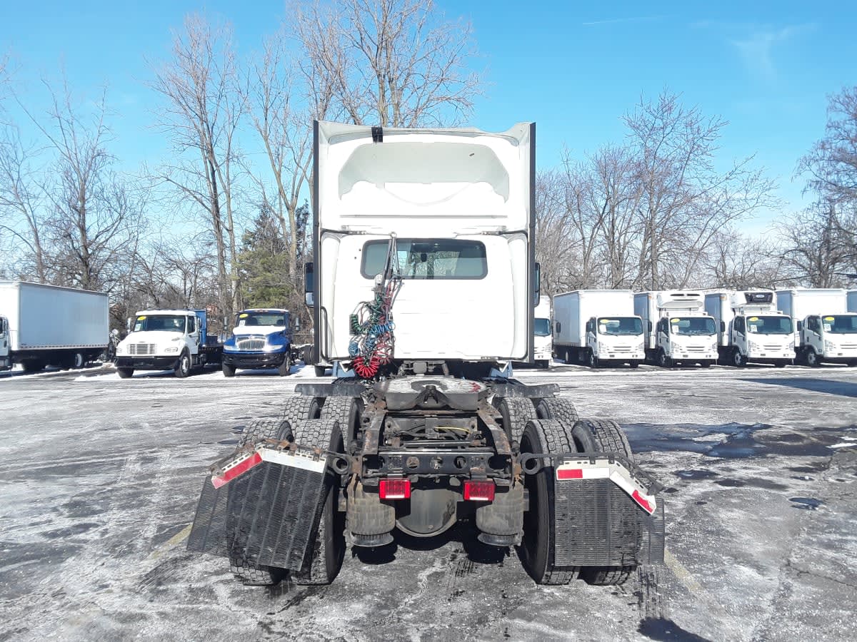 2020 Navistar International LT625 DAYCAB T/A 274420