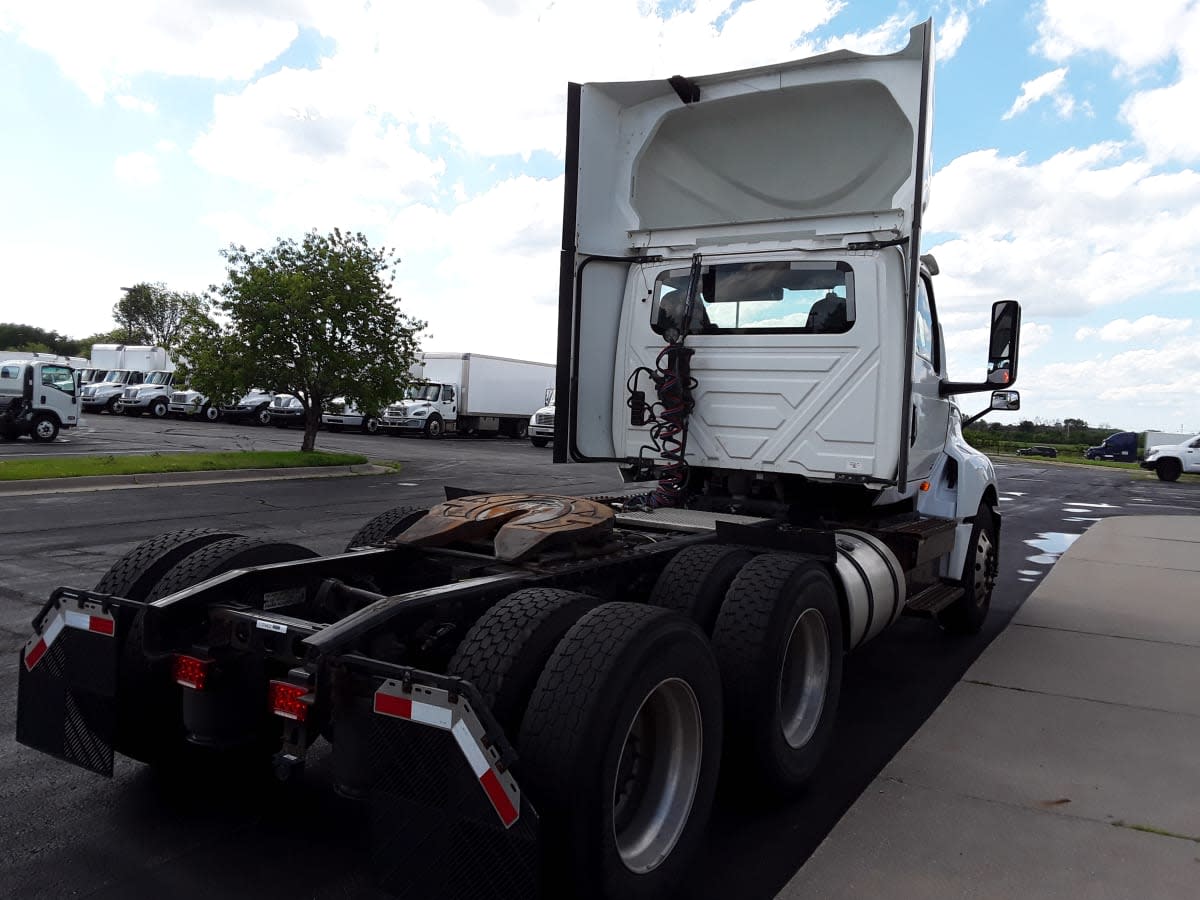 2020 Navistar International LT625 DAYCAB T/A 274422