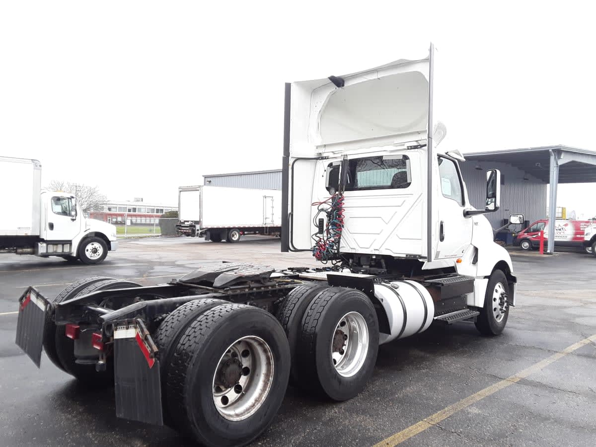 2020 Navistar International LT625 DAYCAB T/A 274423