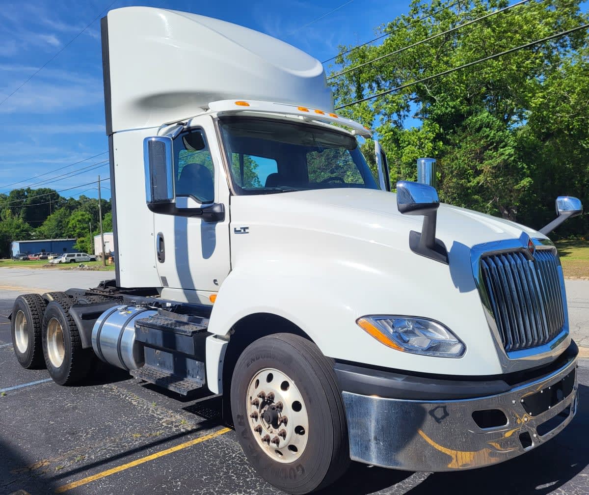 2020 International LT in Jacksonville, FL — photo 6