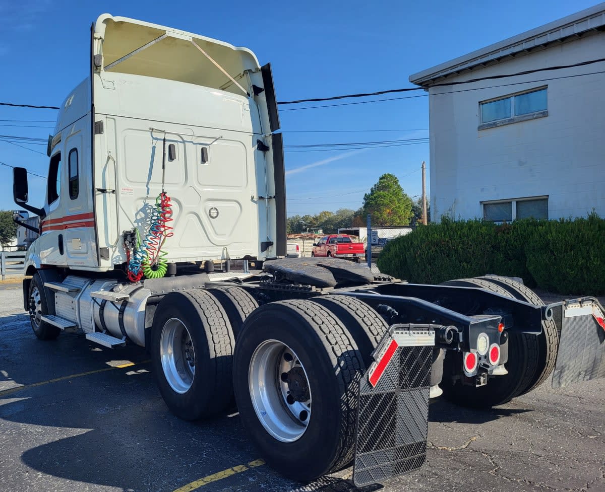 2020 Freightliner - image 3