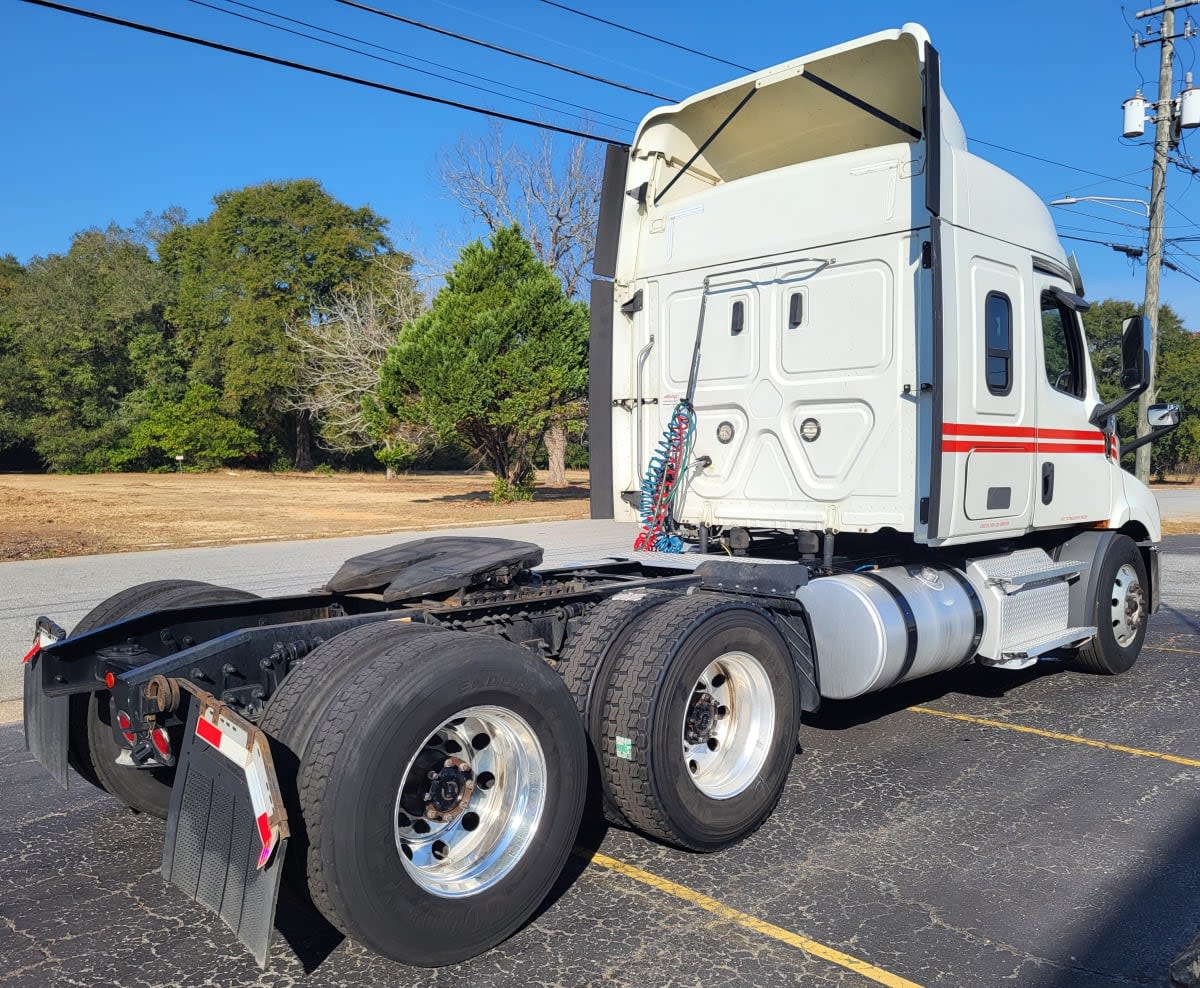 2020 Freightliner - image 5