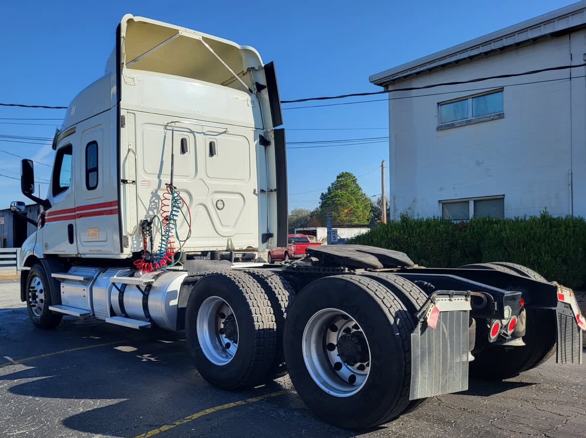 2020 Freightliner - image 4