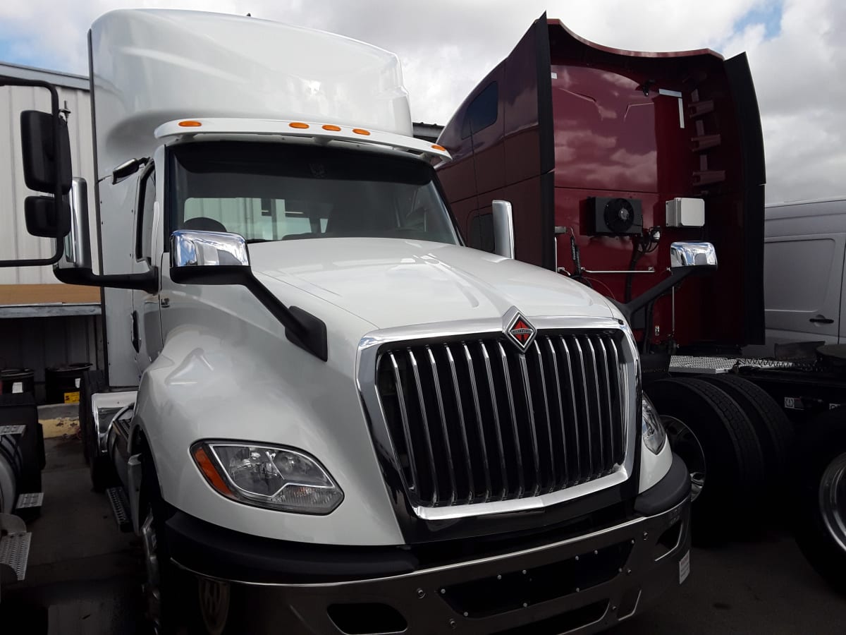 2020 Navistar International LT625 DAYCAB T/A 274461
