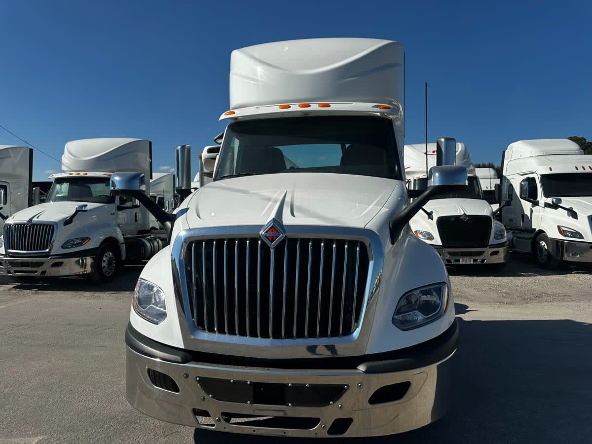 2020 International LT in Tampa, FL — photo 2