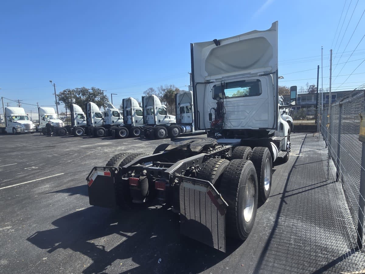 2020 International - image 6