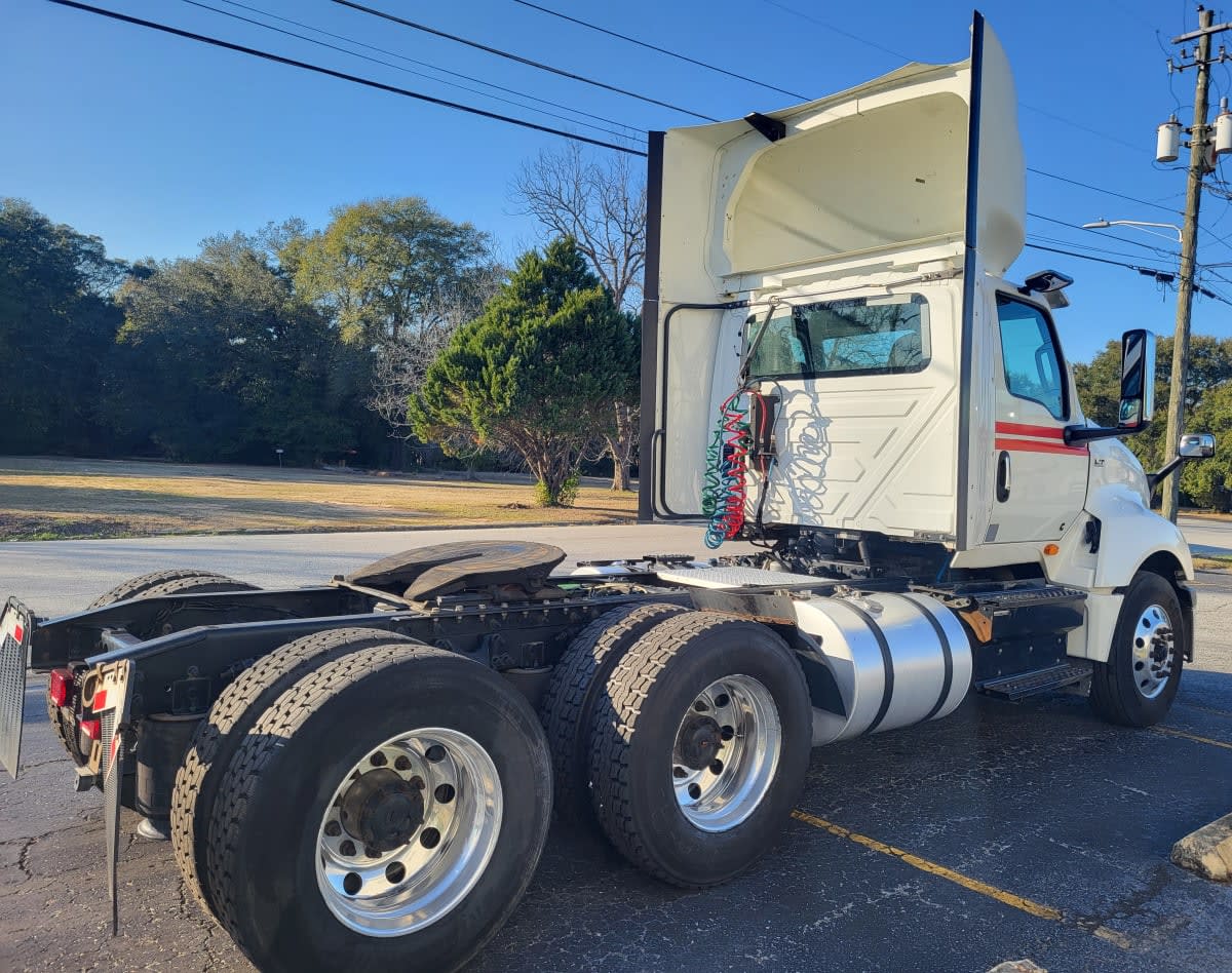 2020 International LT in Jacksonville, FL — photo 6