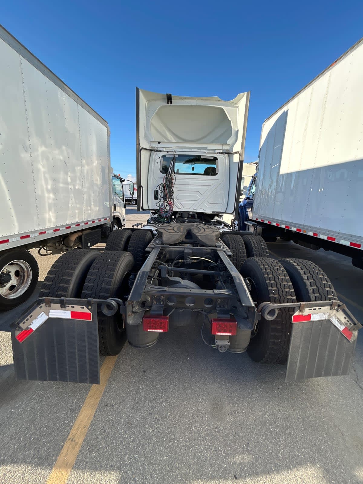 2020 International - image 5