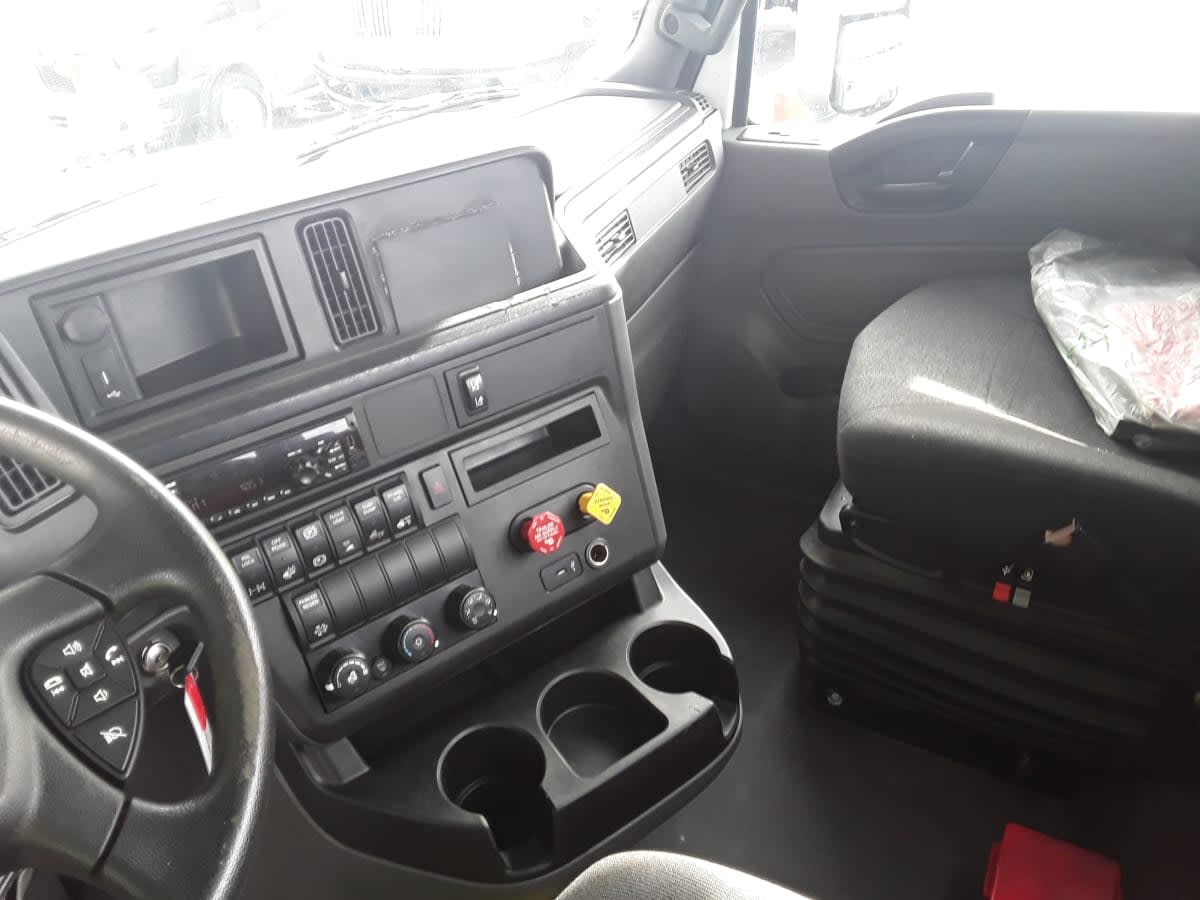 2020 Navistar International LT625 DAYCAB T/A 274580