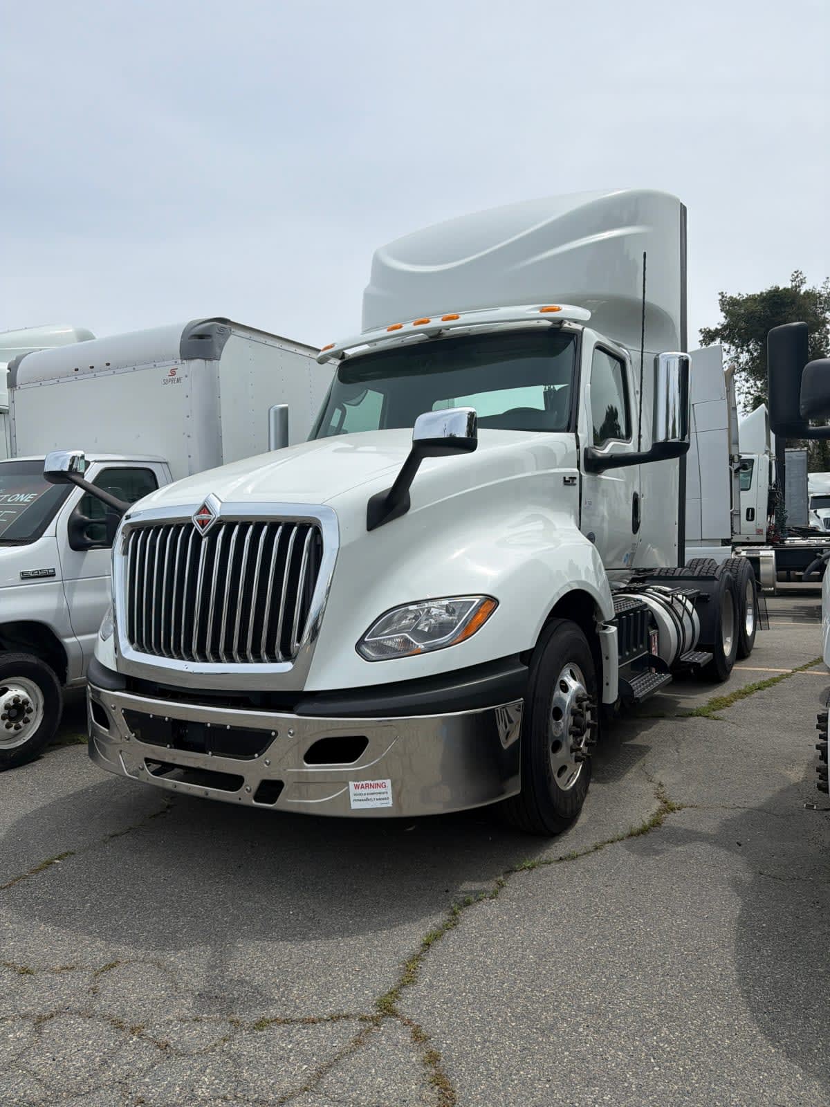 2020 Navistar International LT625 DAYCAB T/A 274582
