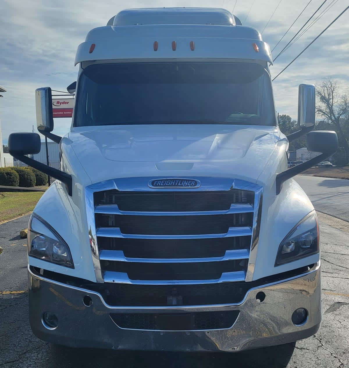 2020 Freightliner Cascadia in Jacksonville, FL — photo 2