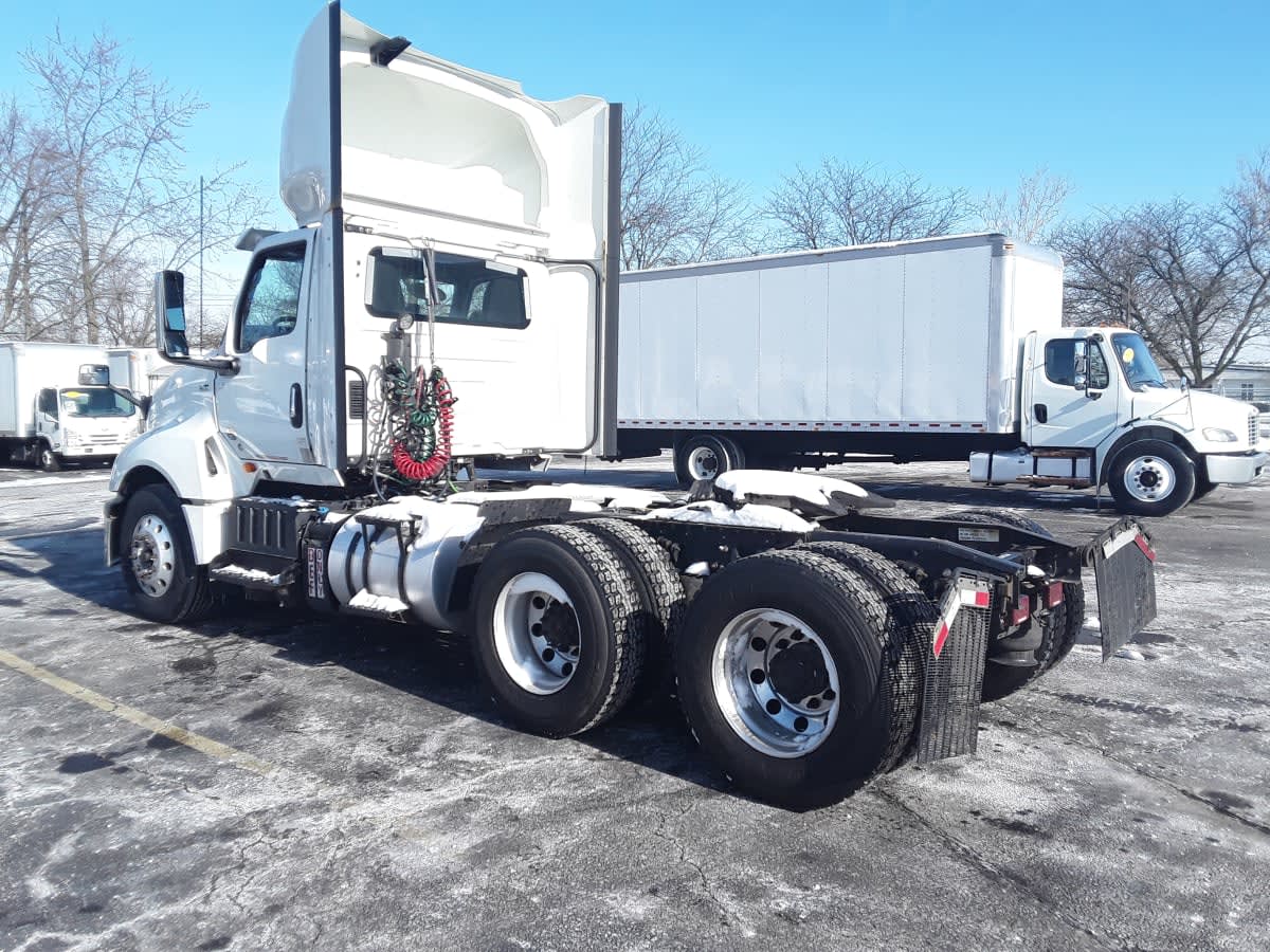 2020 Navistar International LT625 DAYCAB T/A 274627