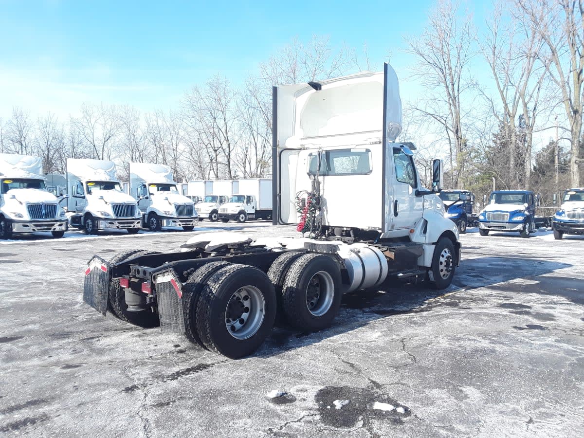 2020 Navistar International LT625 DAYCAB T/A 274627