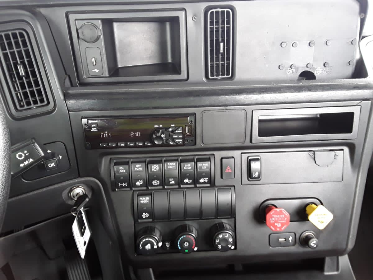 2020 Navistar International LT625 DAYCAB T/A 274628