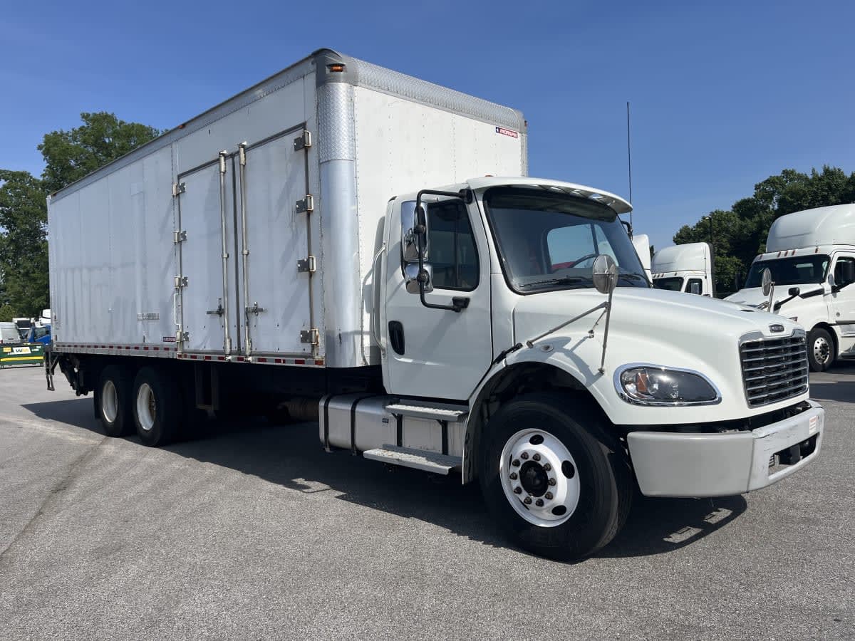 2020 Freightliner M2 106 in Beltsville, MD — photo 3