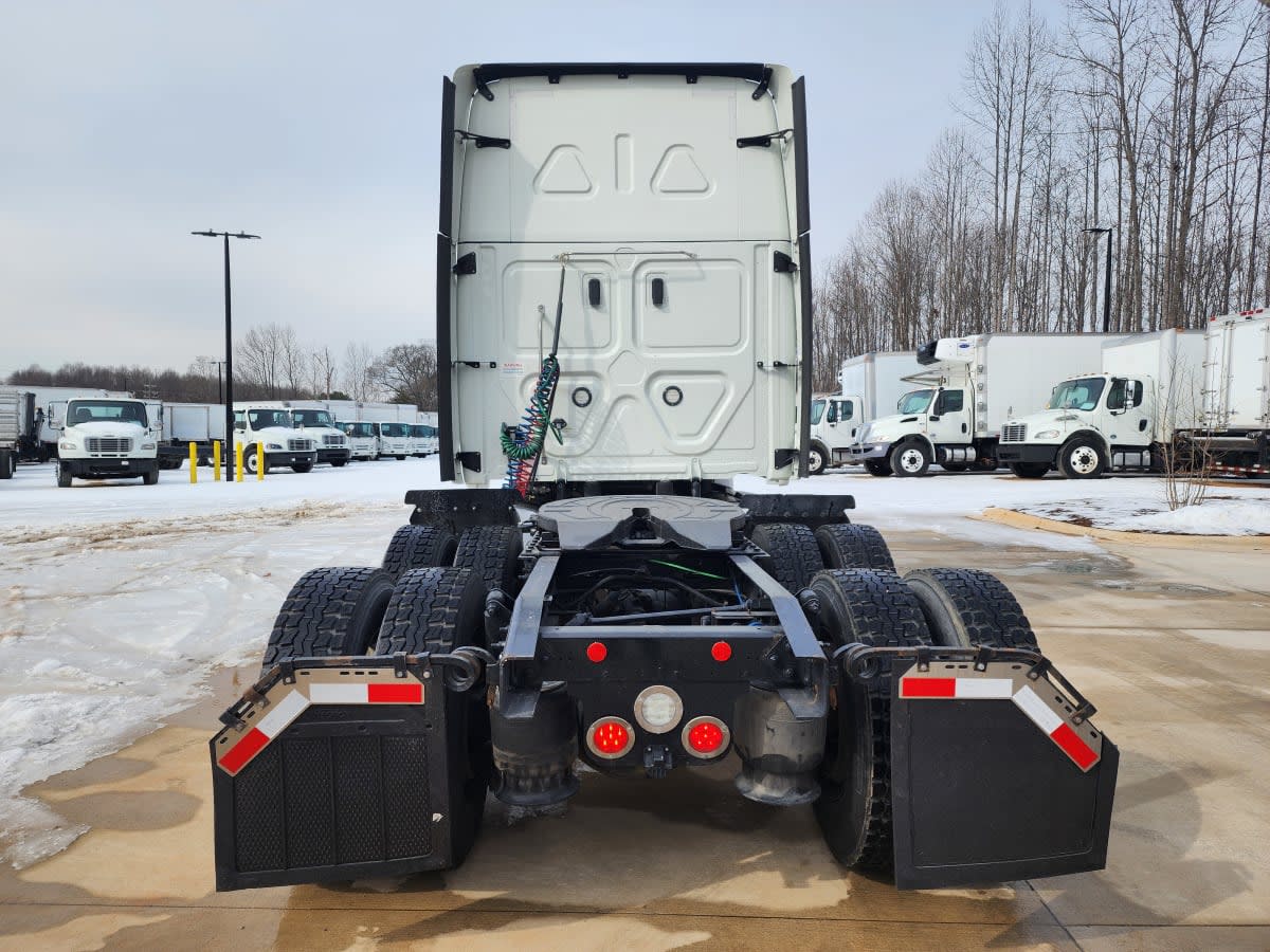 2020 Freightliner - image 5