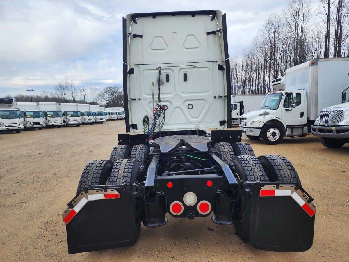 2020 Freightliner - image 5