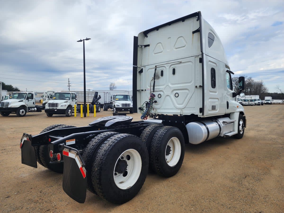 2020 Freightliner - image 4