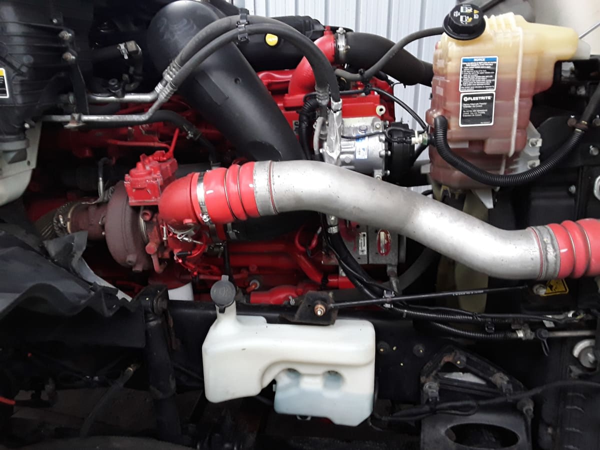 2020 Navistar International LT625 DAYCAB T/A 274685