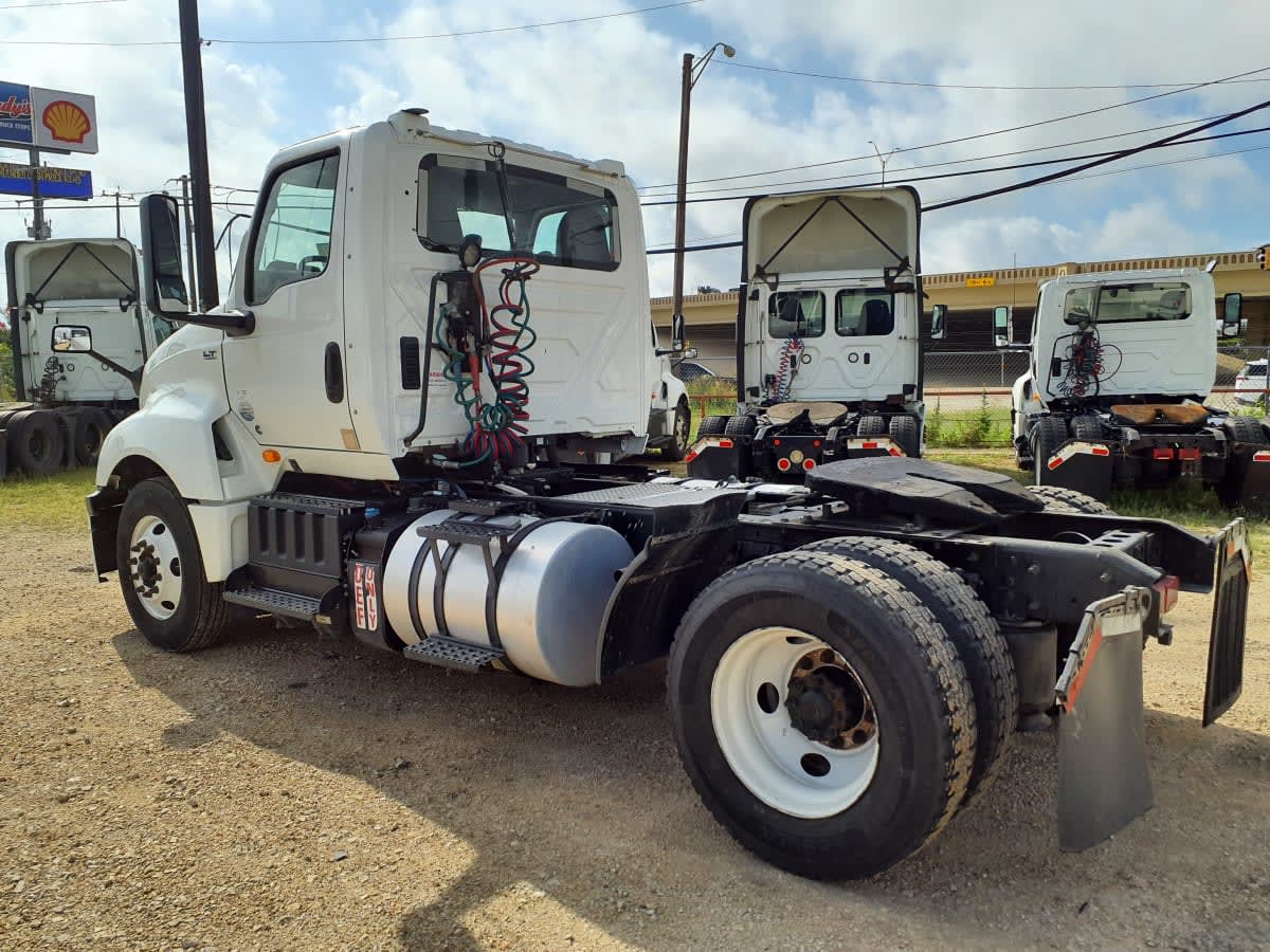 2020 Navistar International LT625 DAYCAB S/A 275034
