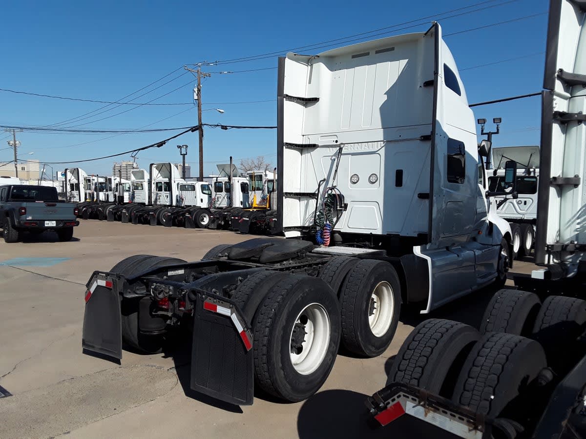 2020 Navistar International LT625 SLPR CAB 275198