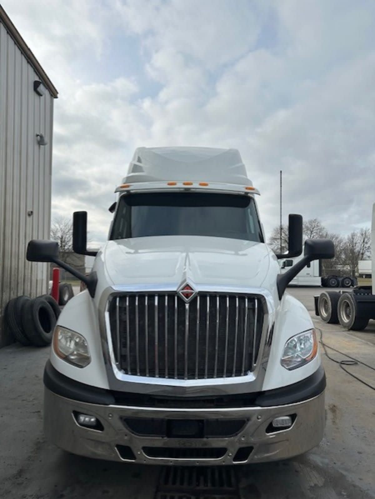 2020 Navistar International LT625 SLPR CAB 275200