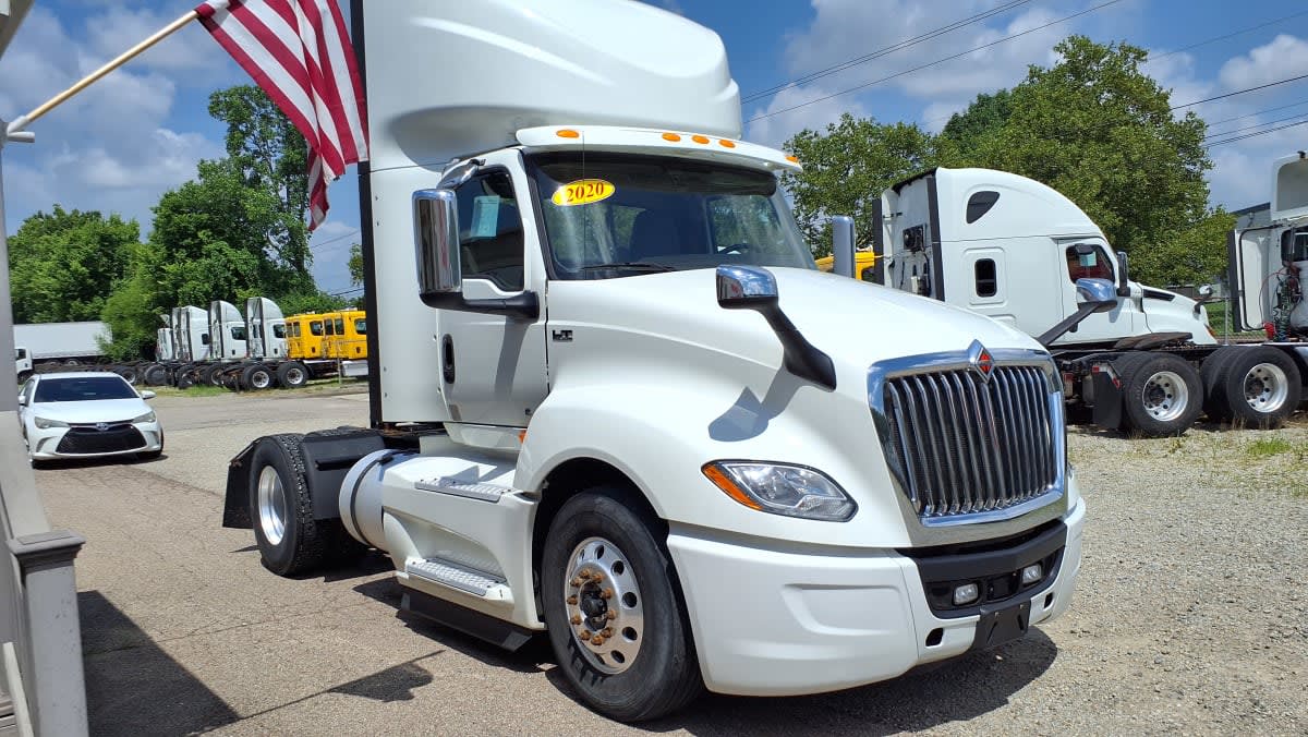 2020 International LT in West Chester, OH — photo 3