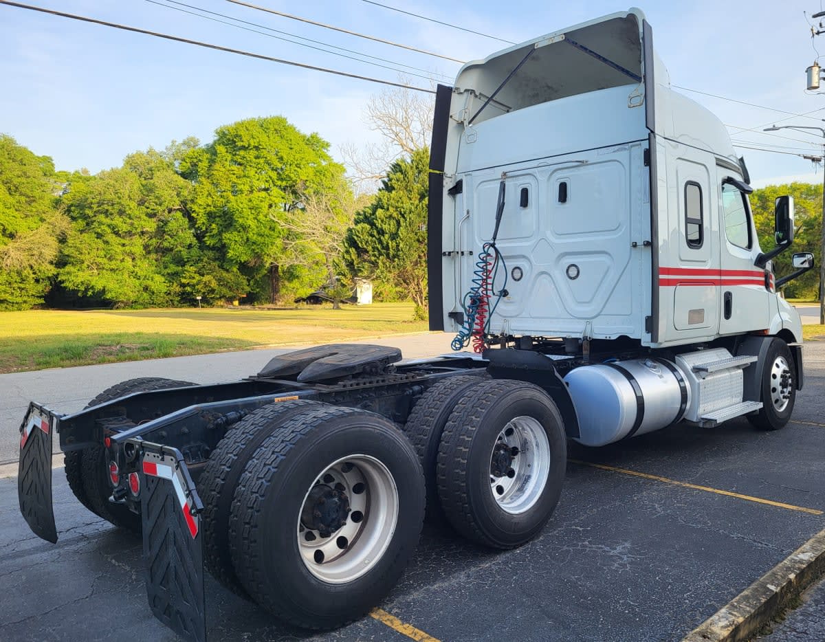 2020 Freightliner - image 6