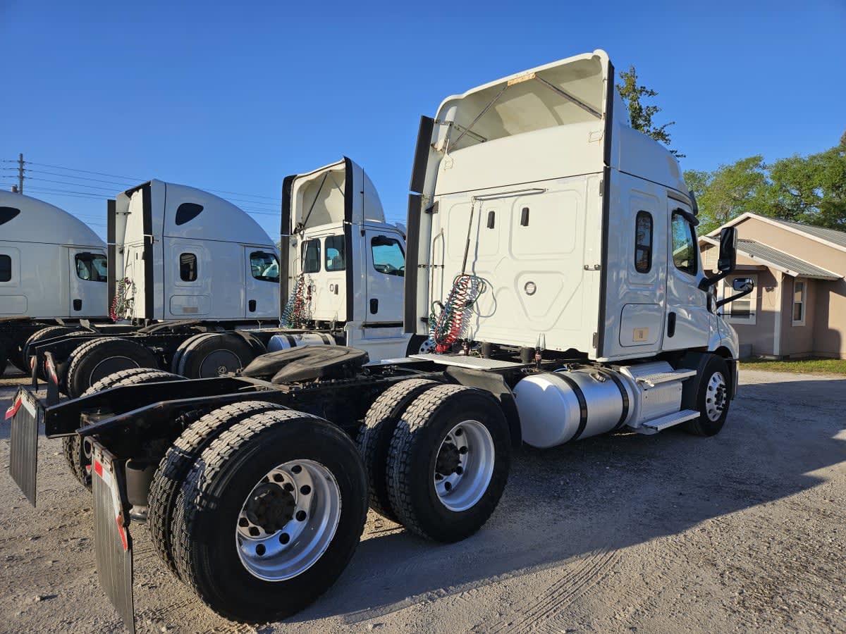 2020 Freightliner/Mercedes NEW CASCADIA 116 275468