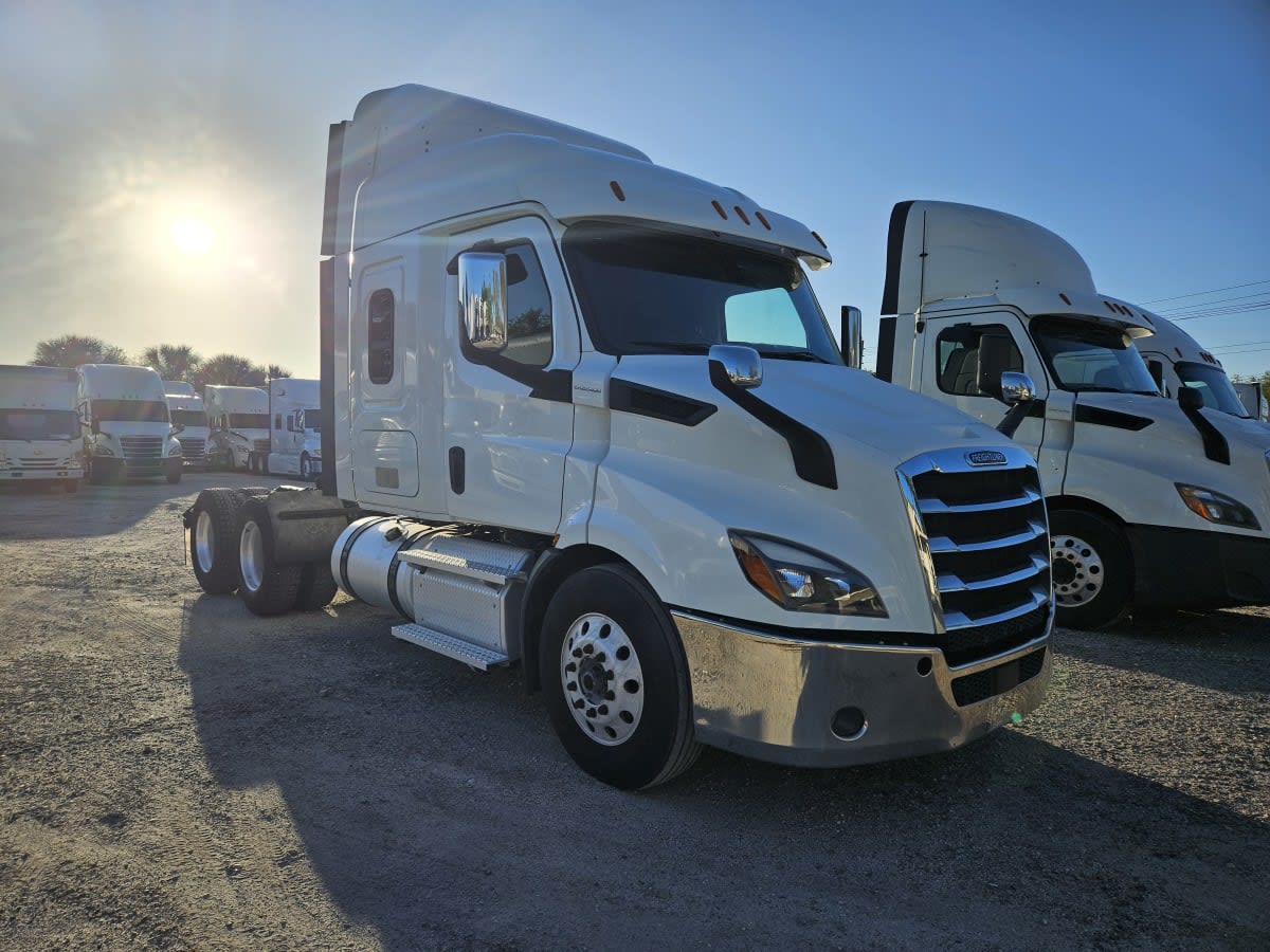 2020 Freightliner/Mercedes NEW CASCADIA 116 275468