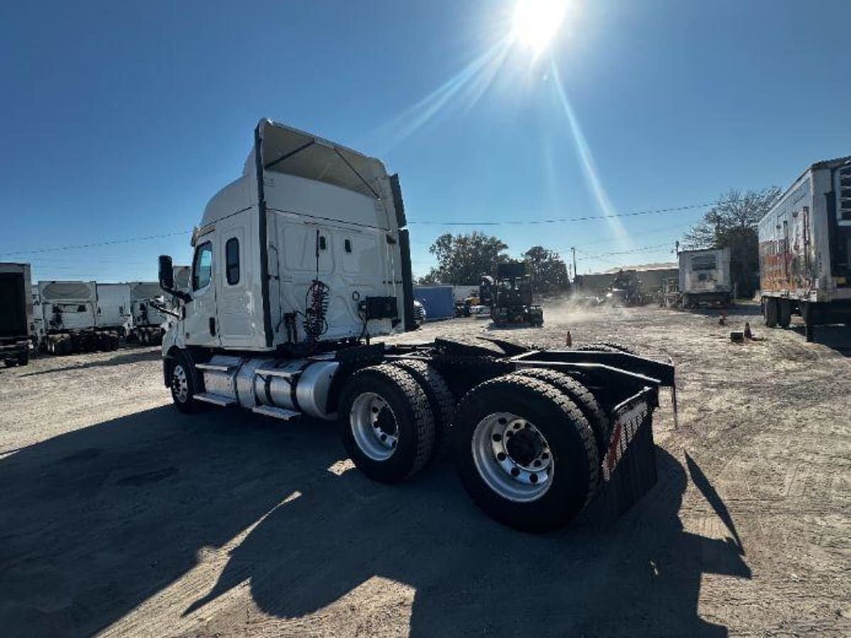 2020 Freightliner - image 6