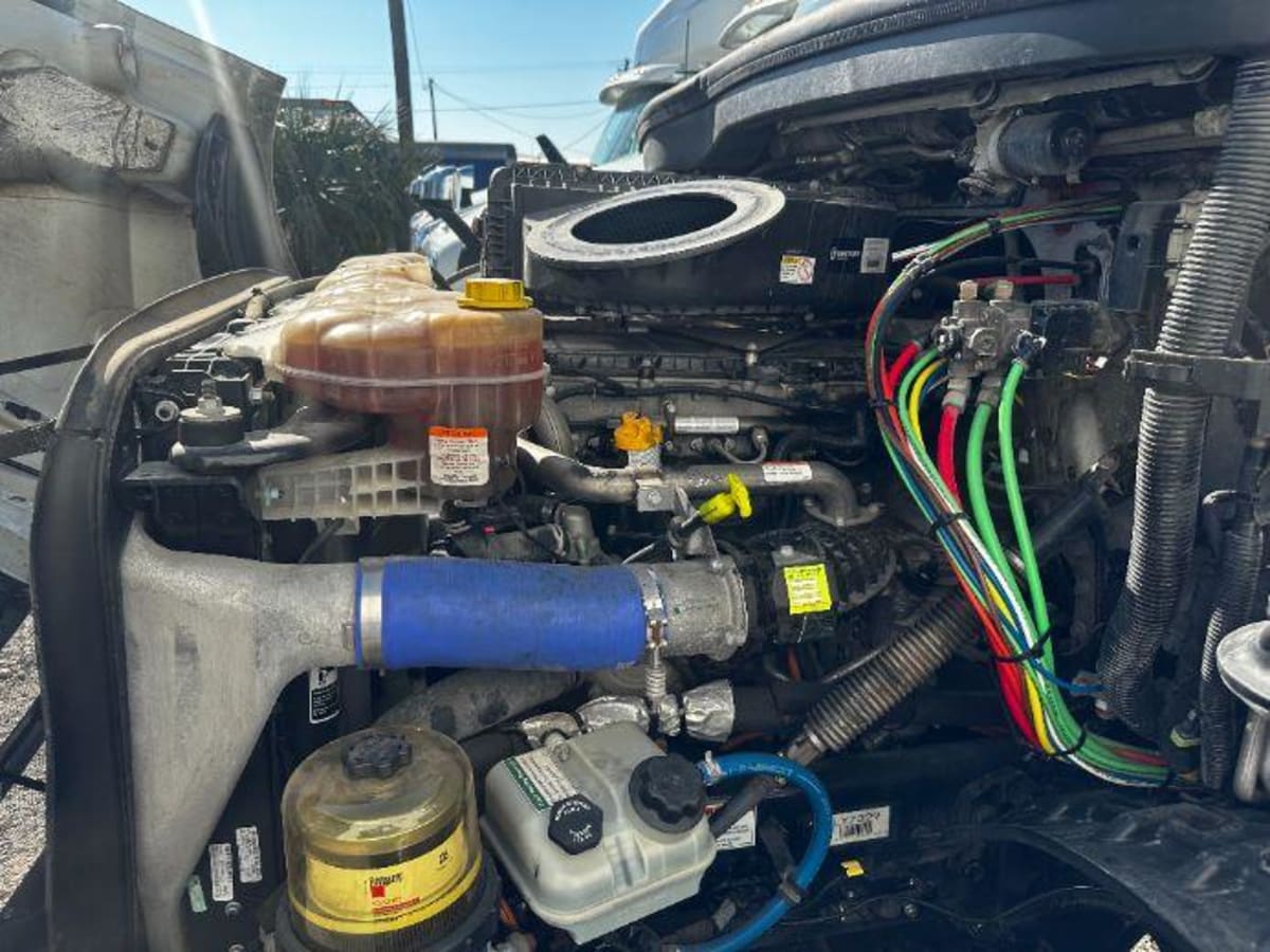 2020 Freightliner - image 9