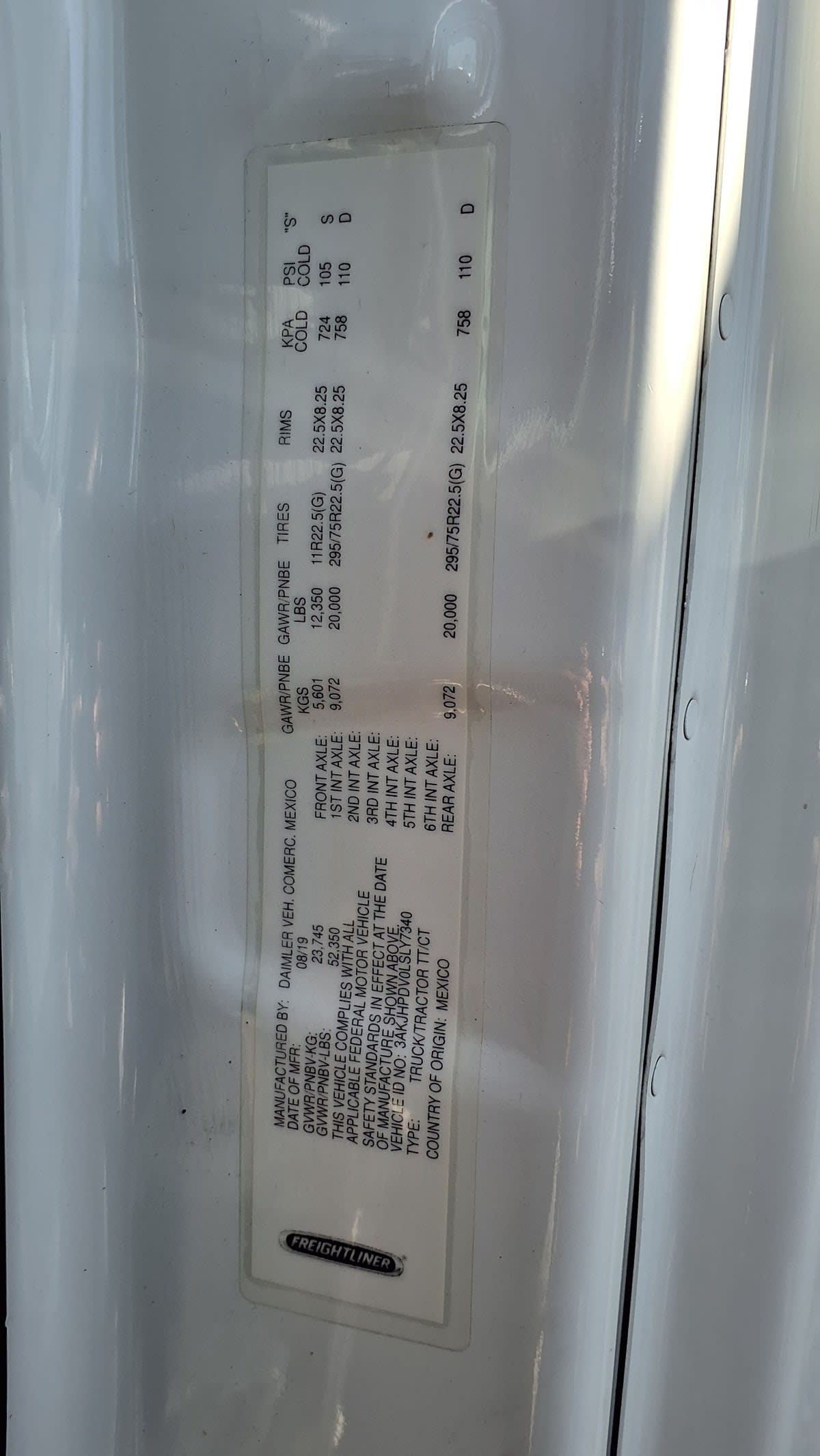 2020 Freightliner/Mercedes NEW CASCADIA 116 275673