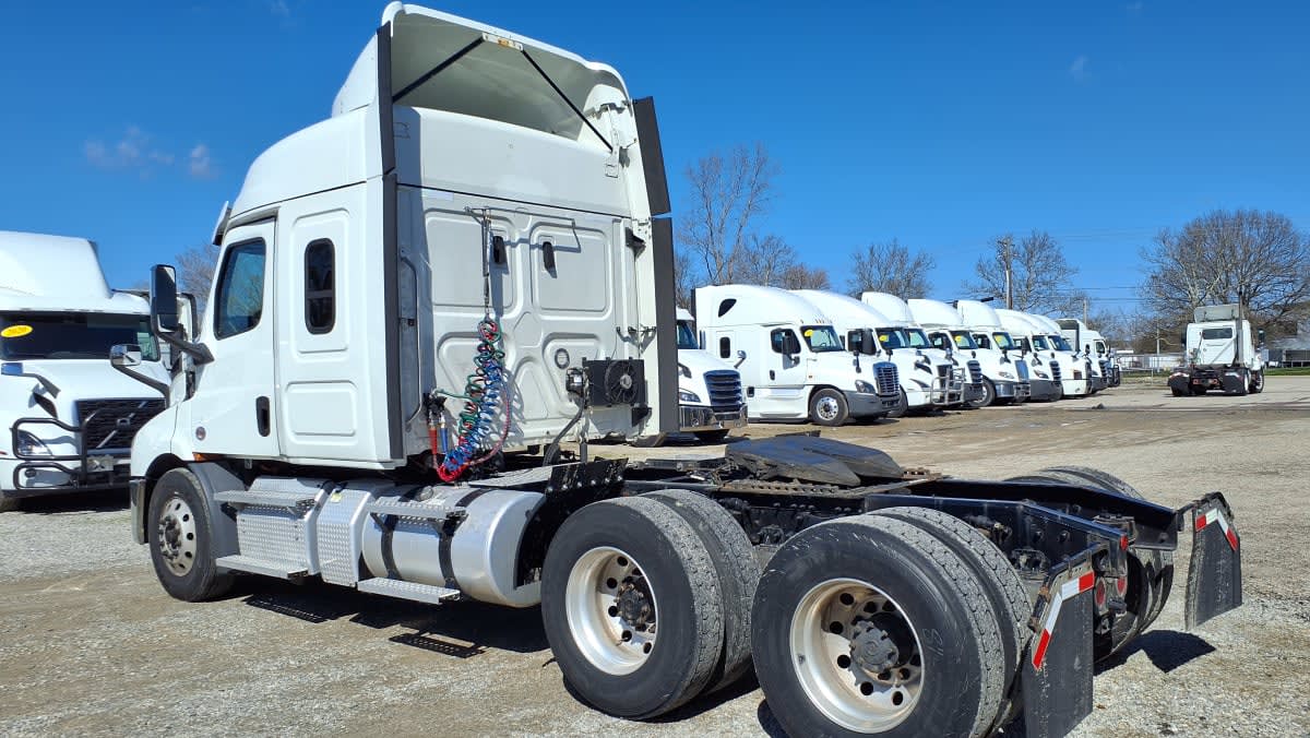 2020 Freightliner/Mercedes NEW CASCADIA 116 275673