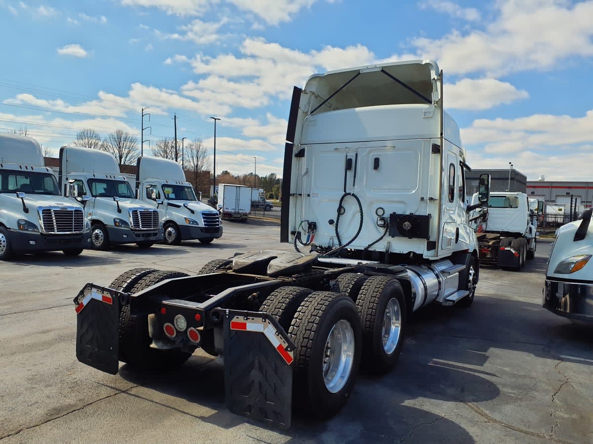 2020 Freightliner - image 4