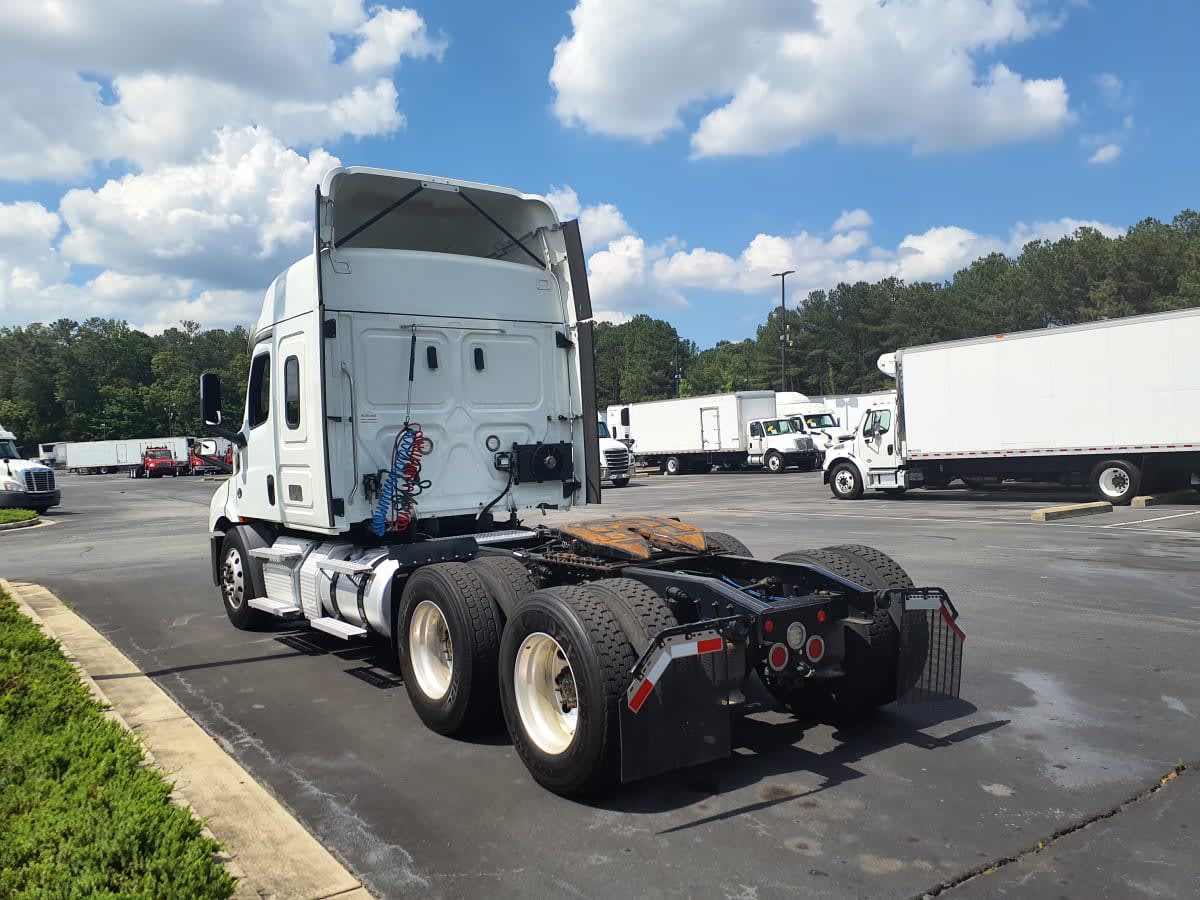 2020 Freightliner Cascadia in Atlanta, GA — photo 6