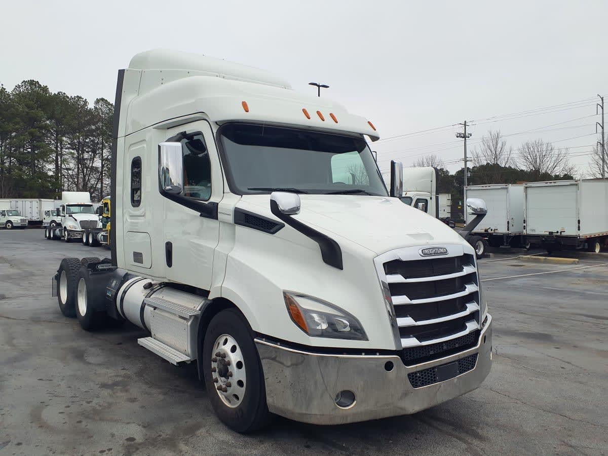 2020 Freightliner Cascadia in Atlanta, GA — photo 3