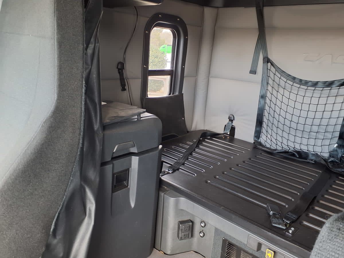 2020 Freightliner - image 11