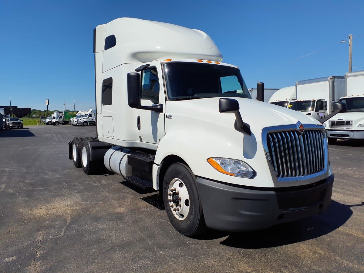 2020 Navistar International LT625 SLPR CAB 276960