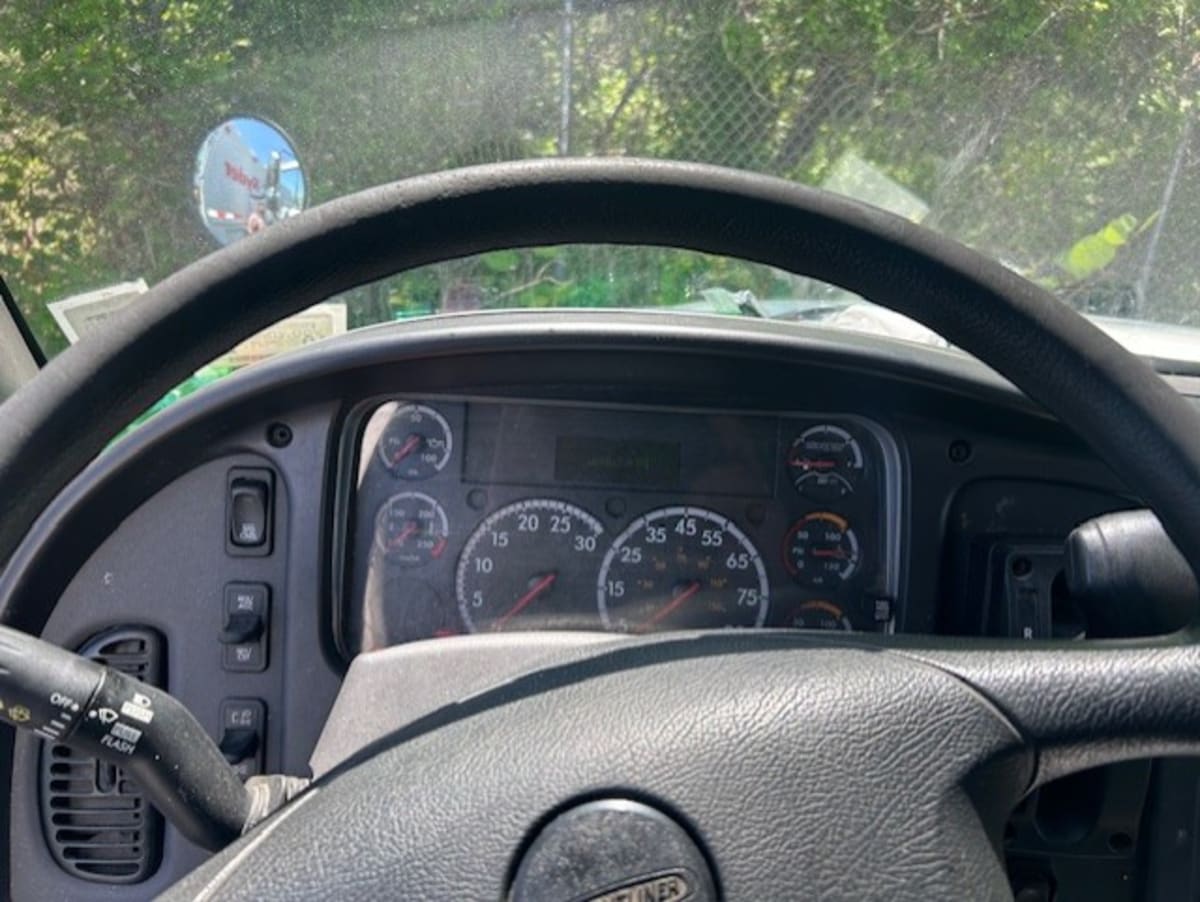 2020 Freightliner/Mercedes M2 106 276966