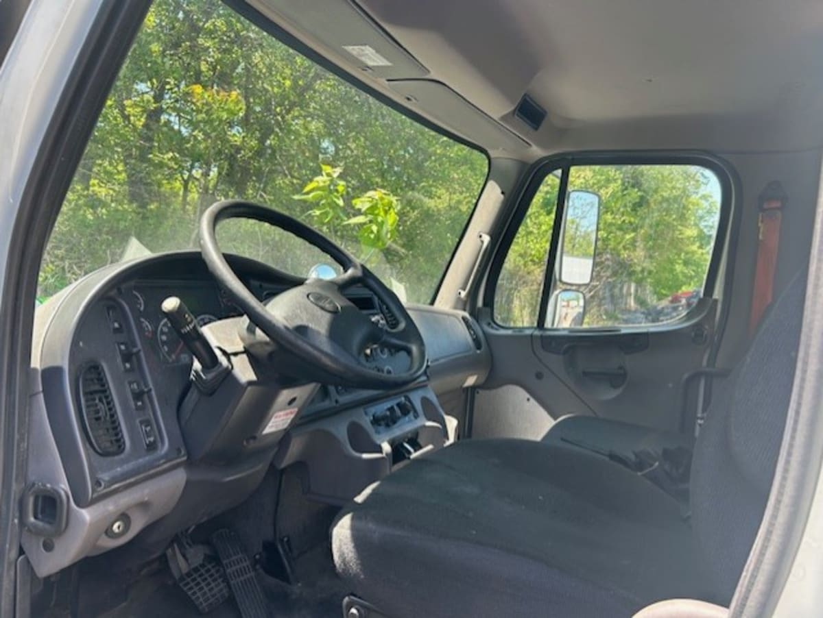 2020 Freightliner M2 106 in Bensalem, PA — photo 7
