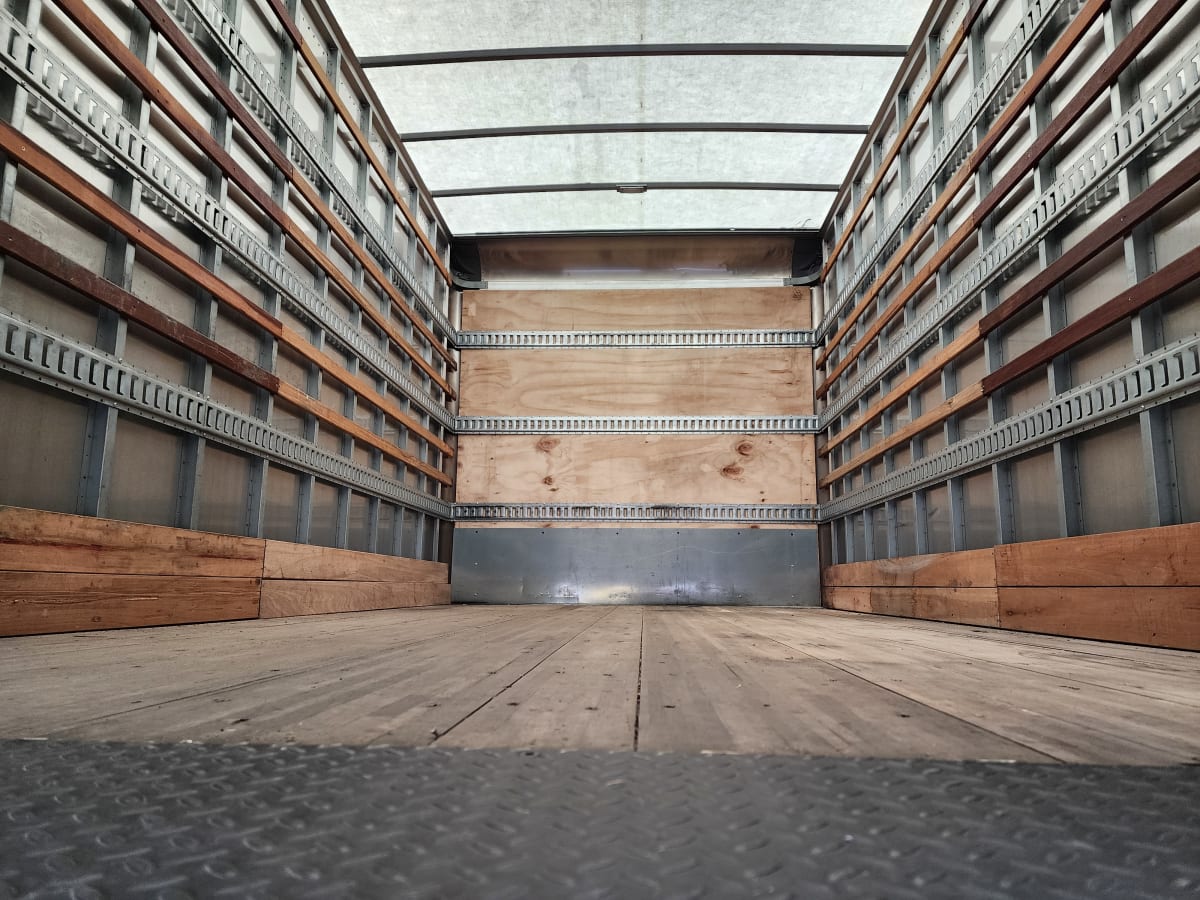 2020 Freightliner/Mercedes M2 106 277007