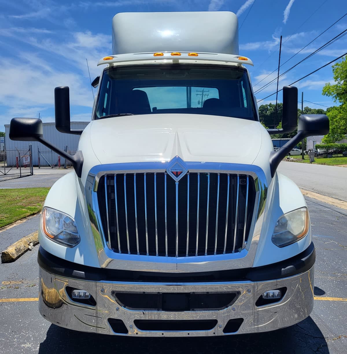 2020 International LT in Jacksonville, FL — photo 2