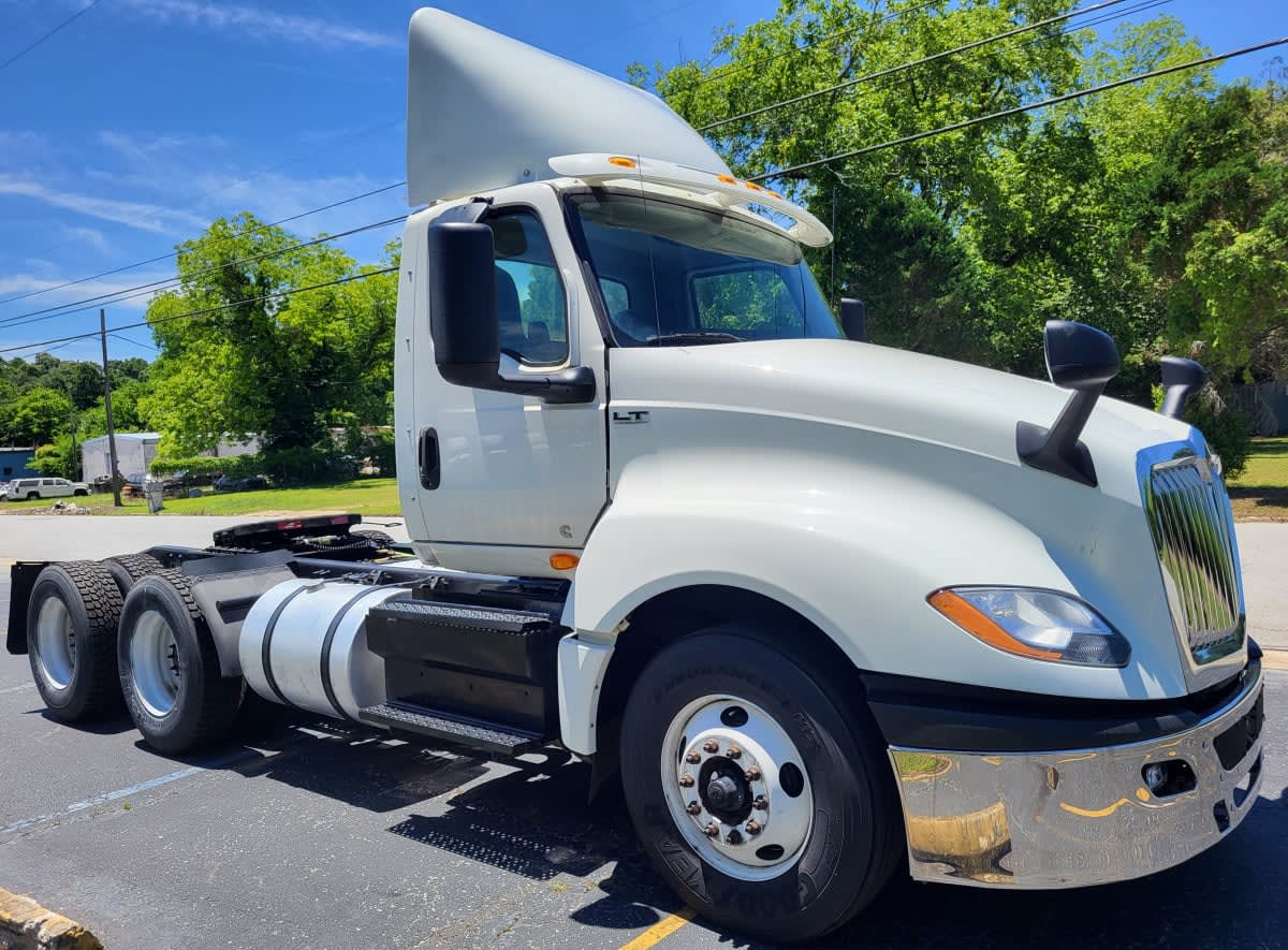 2020 International LT in Jacksonville, FL — photo 3