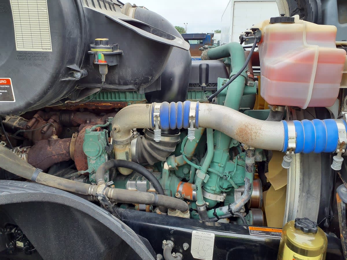2020 Volvo VNL64T-760 277935