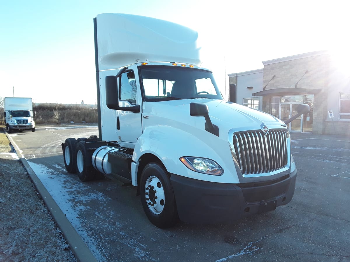 2020 Navistar International LT625 DAYCAB T/A 277978