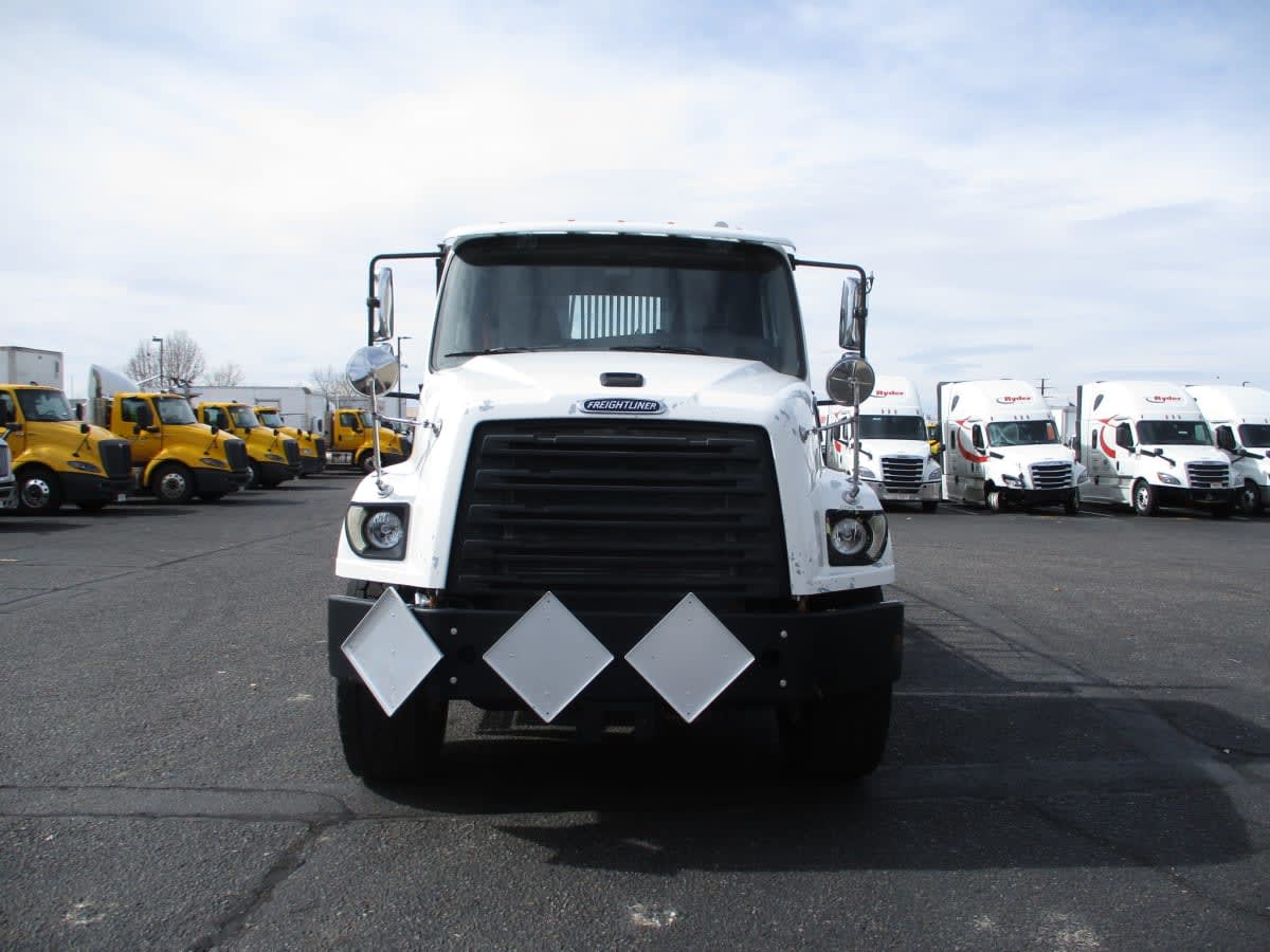 2019 Freightliner 114SD - image 3